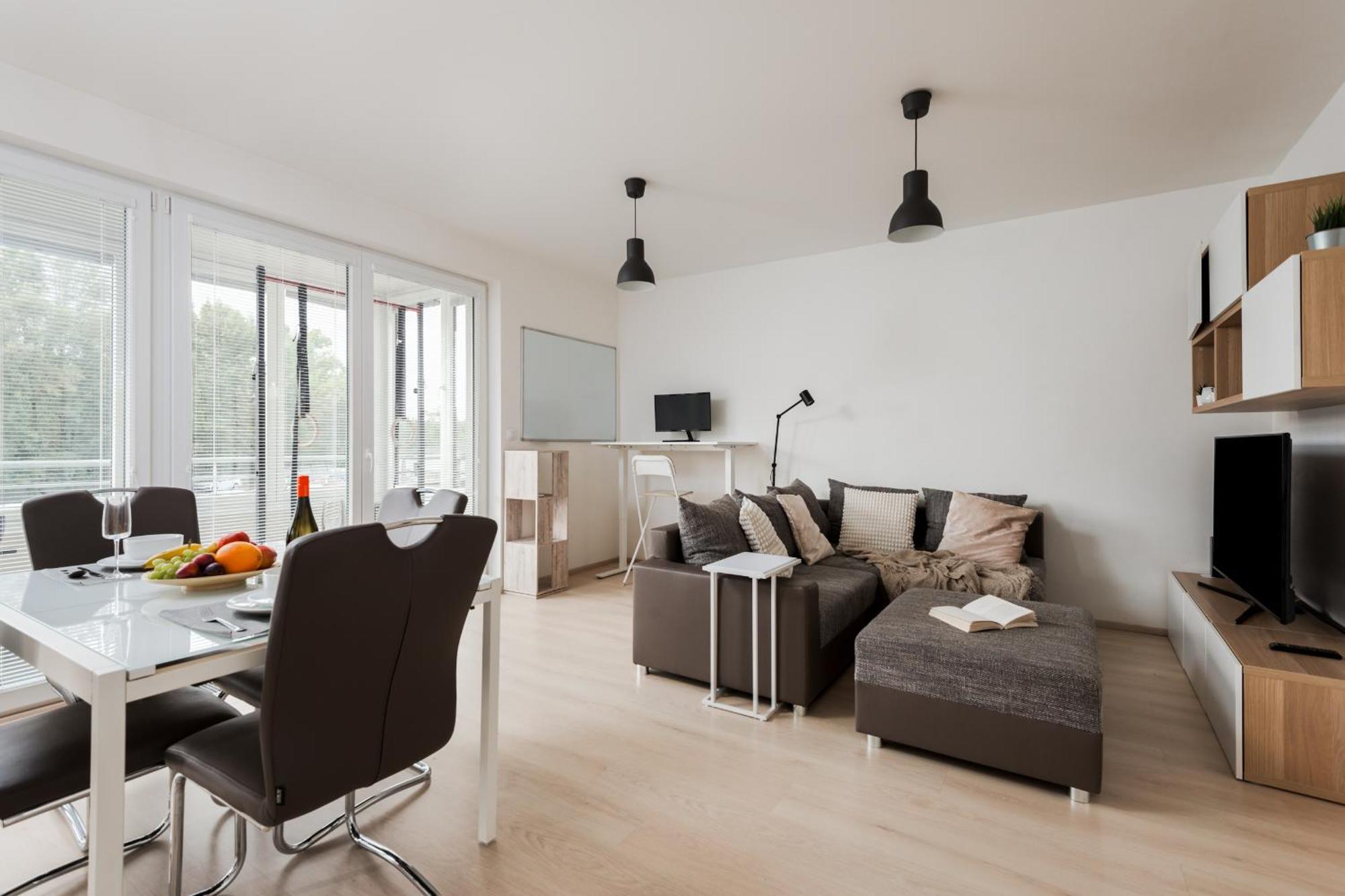 The Sunny Riverside Flat Praha Bagian luar foto